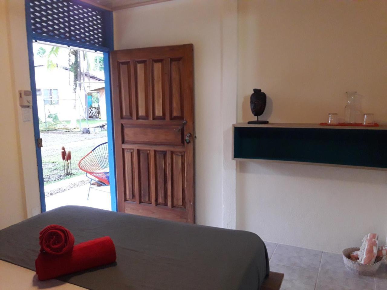 Poshtel Kanwolaba Hotel Puerto Viejo de Talamanca Kültér fotó